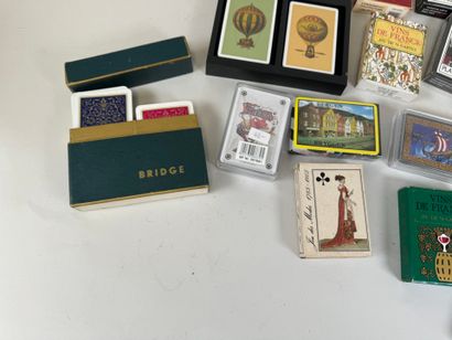 Important lot de jeux de cartes dont Sénat,...