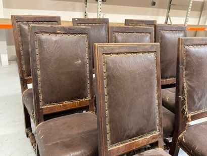 Série de huit chaises en bois mouluré et...