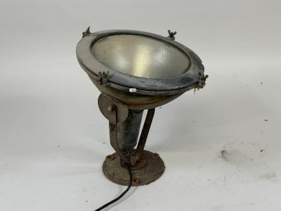 HOLOPHANE.
Important projecteur industriel...