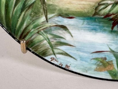 Circular polychrome porcelain dish decorated...