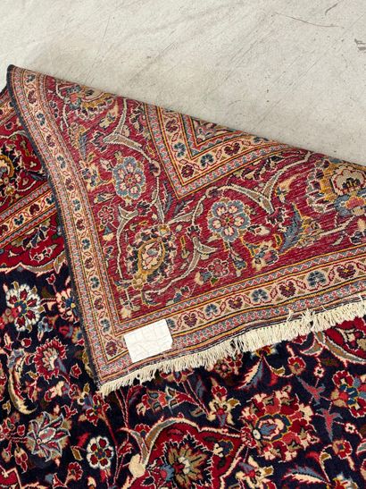 KACHAN, XXe.
Important tapis en laine nouée...