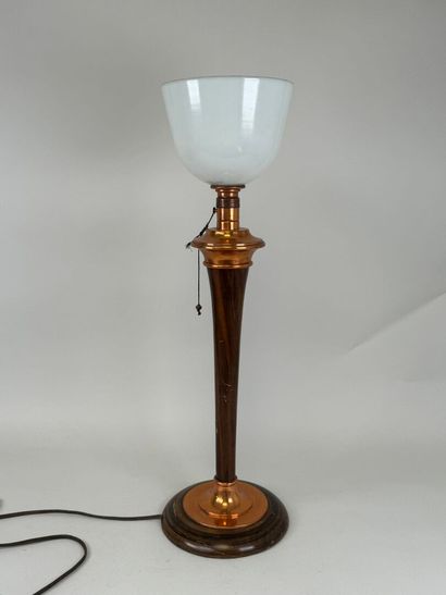MAZDA.
Lampe de bureau dite 