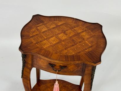Bedside table in wood and marquetry opening...