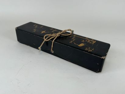 JAPON, XXe.
Boîte rectangulaire en bois laqué...