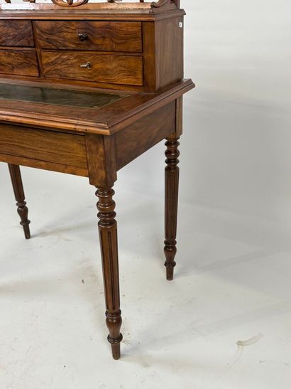 Step desk in wood, opening with a drawer...