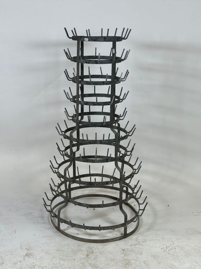 Hérisson en métal.
H. 110 cm.