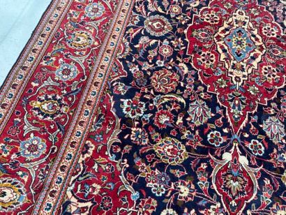 KACHAN, XXe.
Important tapis en laine nouée...