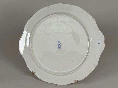 GIEN.
Polychrome earthenware scalloped dish...