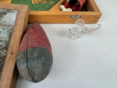 Lot comprenant : 
- TURF-COOT, jeu de petits...