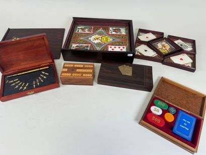 Lot including:
- NAIN JAUNE (1921) in wooden...