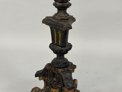 Blackened and gilded wood tripod picnic table.
H....