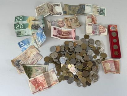 Lot de monnaies en vrac et billets ancie...