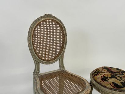 Set including molded and lacquered wood chair...