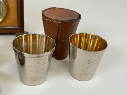 Lot including :
- green lacquered metal and...