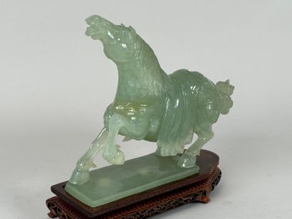 ASIE, XXe.
Cheval en jade reposant sur son...