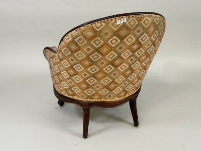 Chauffeuse en acajou, la garniture à décor...
