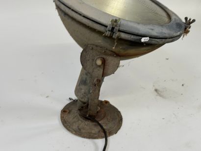 HOLOPHANE.
Important projecteur industriel...