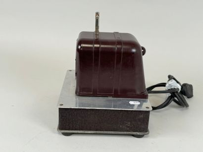 TAXIMETRE TAXIPHONE à Paris.
Pointeuse d'atelier...