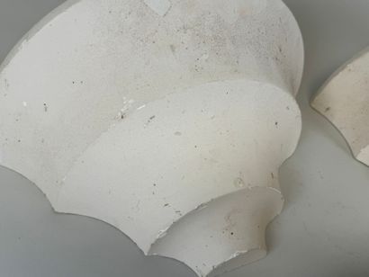 Pair of sconces in plaster.
20 x 39.5 x 20...