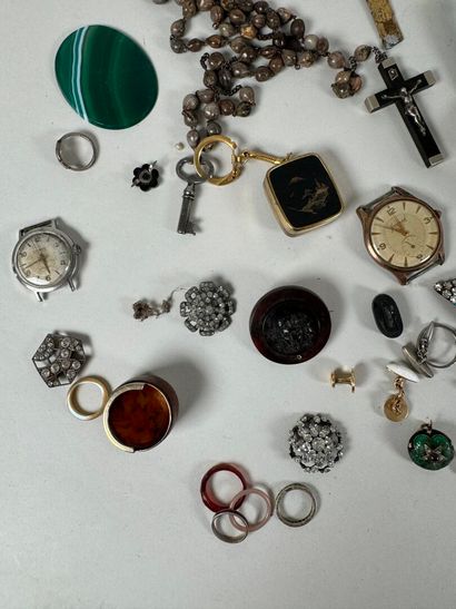 Important lot of brooches, cufflinks, necklaces,...