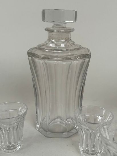 SAINT LOUIS.
Service à liqueur en cristal...