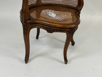 Fauteuil de bureau en bois mouluré et sculpté,...