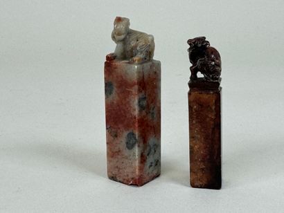 ASIE, XXE.
Ensemble de cachets de forme cubiques...