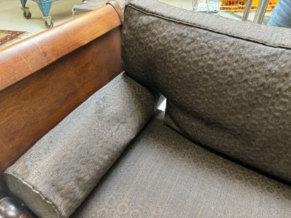 Mahogany boat bed with bench seat.
84 x 170...