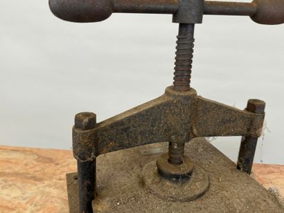 MULLER et fils in PARIS.
Cast-iron binding...