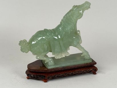 ASIE, XXe.
Cheval en jade reposant sur son...