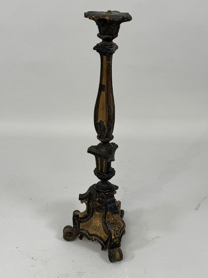 Blackened and gilded wood tripod picnic table.
H....