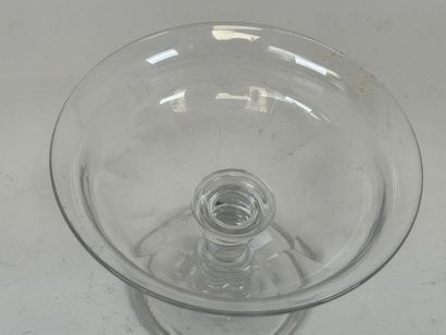Coupe sur pied en cristal.
H. 14,5 cm.
(à...