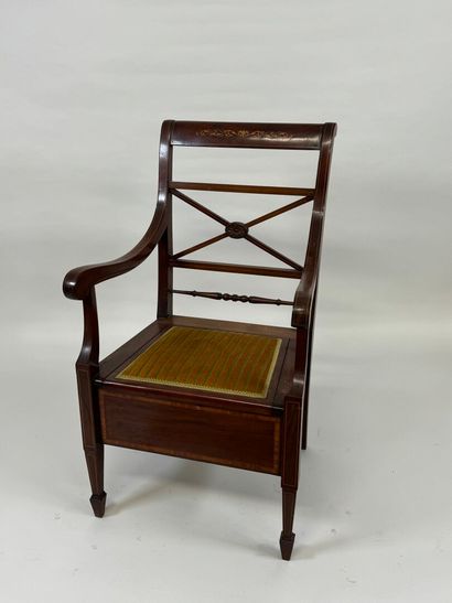 Fauteuil d'aisance en acajou et filets de...