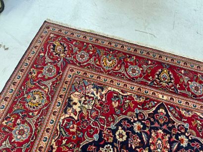 KACHAN, XXe.
Important tapis en laine nouée...