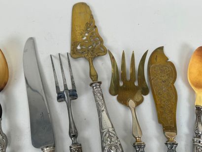 Lot de couverts de service en argent fourré,...
