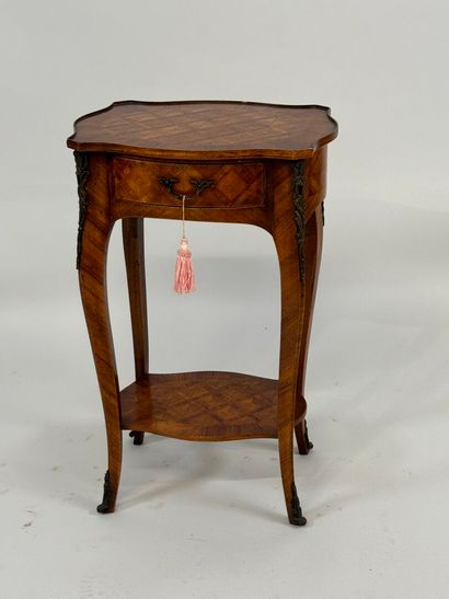 Bedside table in wood and marquetry opening...