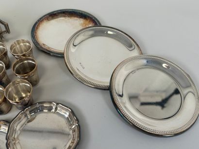 Silver-plated metal lot including :
- glass...