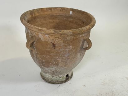 Important cache-pot ou jardinière en terre...