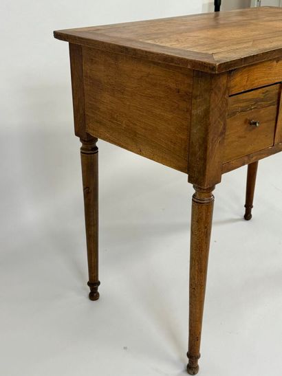 Small flap desk in wood and veneer opening...