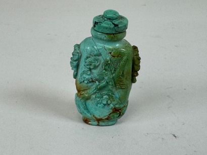 CHINE, XXe.
Tabatière en pierre dure à décor...