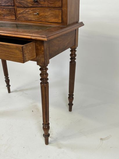 Step desk in wood, opening with a drawer...