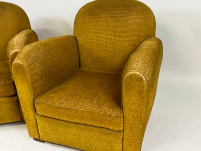 Paire de fauteuils confortables, la garniture...