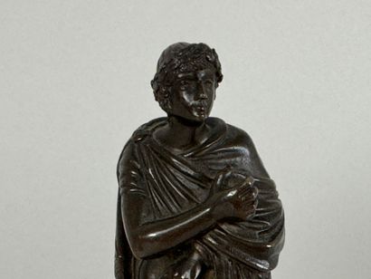20th century school.
Antique figure.
Bronze...