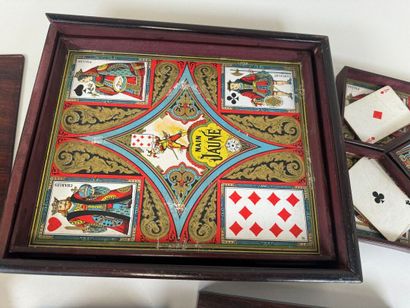 Lot including:
- NAIN JAUNE (1921) in wooden...