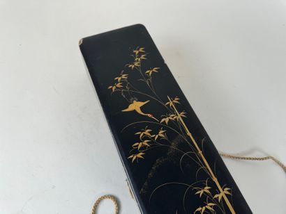 JAPON, XXe.
Boîte rectangulaire en bois laqué...