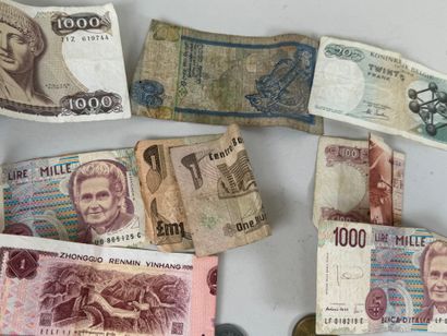 Lot de monnaies en vrac et billets ancie...