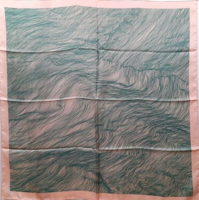 Lot including:
- ISAIA.
Cotton and linen...