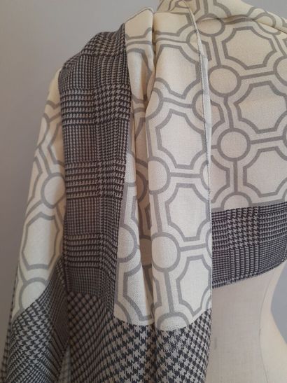 Lot including: 
-NODUS.
Woolen scarf with...