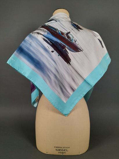 Lot including:
- GENTILI MOSCONI.
Silk twill...