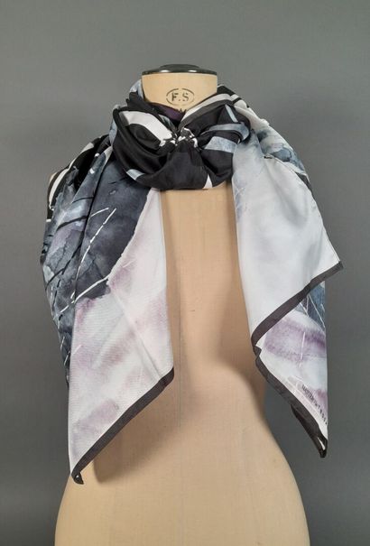 Lot including:
- MANTERO.
Modal and silk...